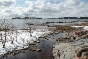 <h5>Lauttasaaren ranta</h5><p>Tältä näyttää Lauttasaari huhtikuussa. Tunnus: img_1057</p>