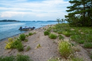 <h5>Luonnonhiekkaranta</h5><p>Hiekkaranta Porvoon saaristossa. Tunnus: img_3487</p>