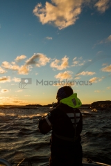 <h5>Tyrskykalastaja</h5><p>Tuulinen ja aurinkoinen päivä merellä Porvoon edustalla. Tunnus: img_4724</p>