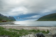 <h5>Vuori ja vuono</h5><p>Jylhät vuoret nousevat vuonojen reunalla Norjassa. Tunnus: img_4628</p>